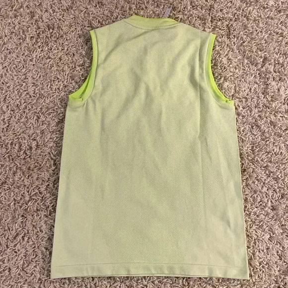 $85 Adidas active top size medium NWT - Picture 3 of 3